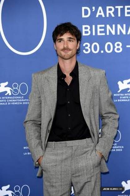 2051.jpg