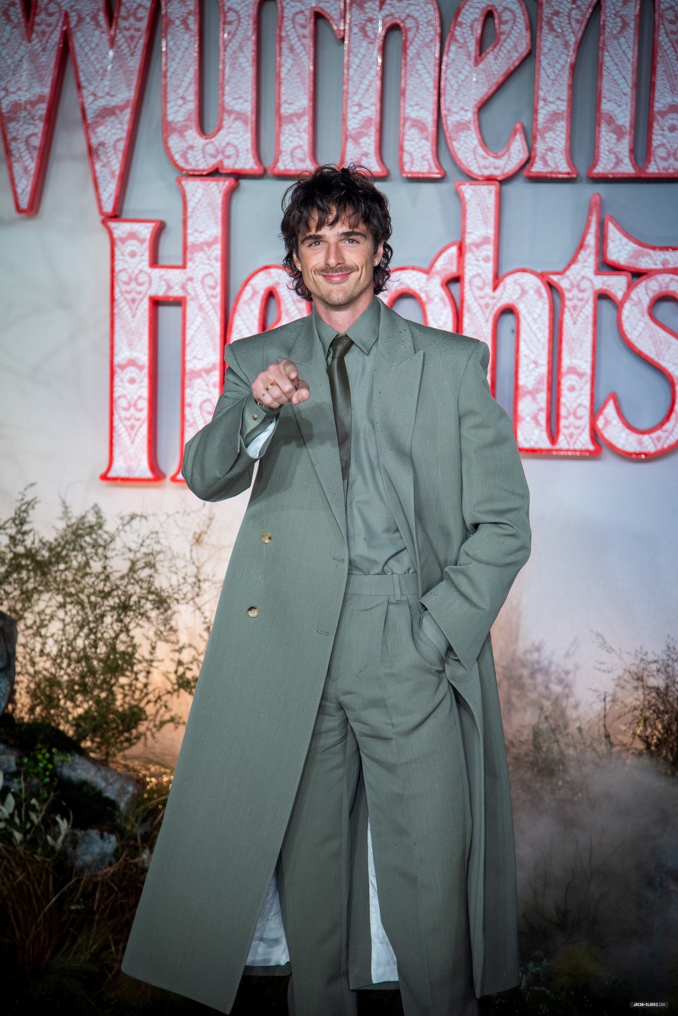 HQ002.jpg